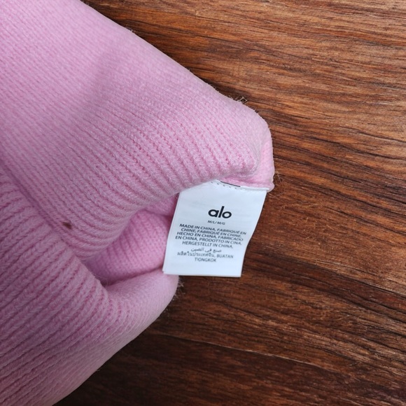ALO Yoga Light Pink Beanie - Picture 2 of 5
